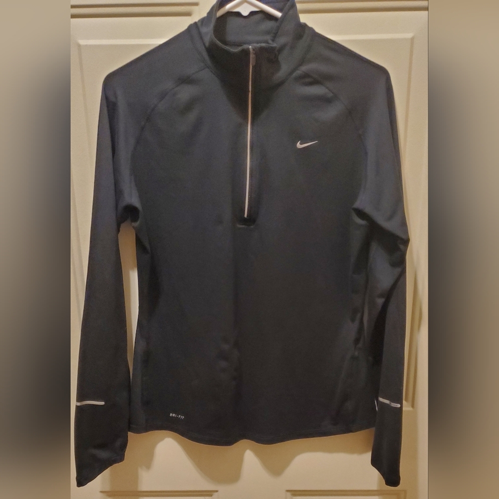 Nike Women's Long-Sleeve Quarter-Zip Pullover - Black